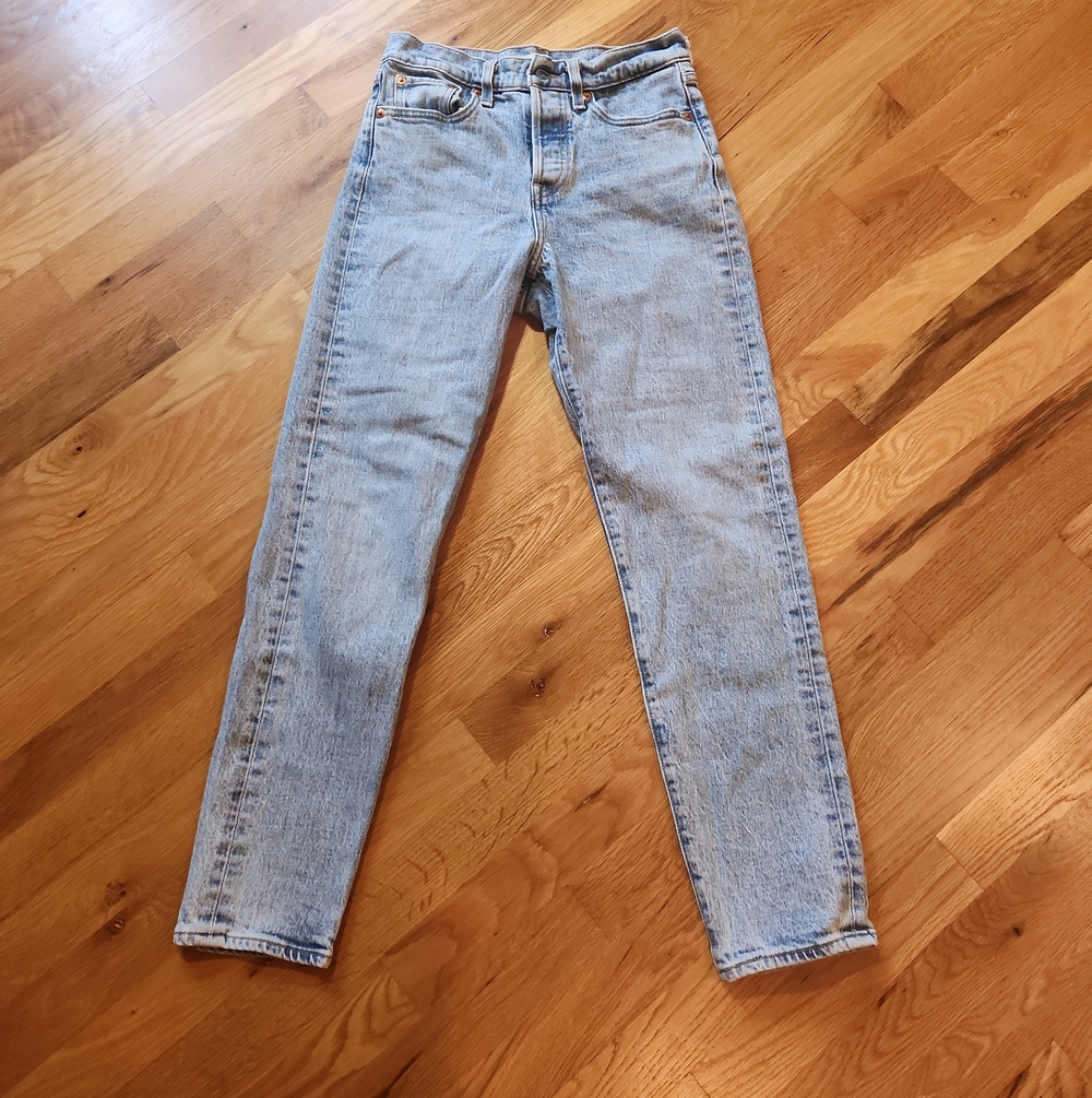 Levi's Wedgie Light Blue Women's High-Rise Straight Jeans
